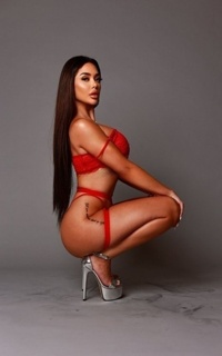 Шлюха Валерия 33130